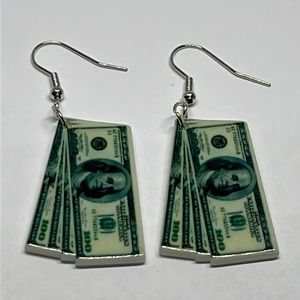 Earrings Money Cash Street‎